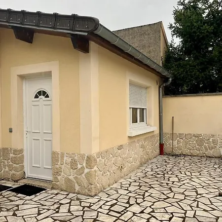 Apartament Individuel Situe A Proche Henri Mondor